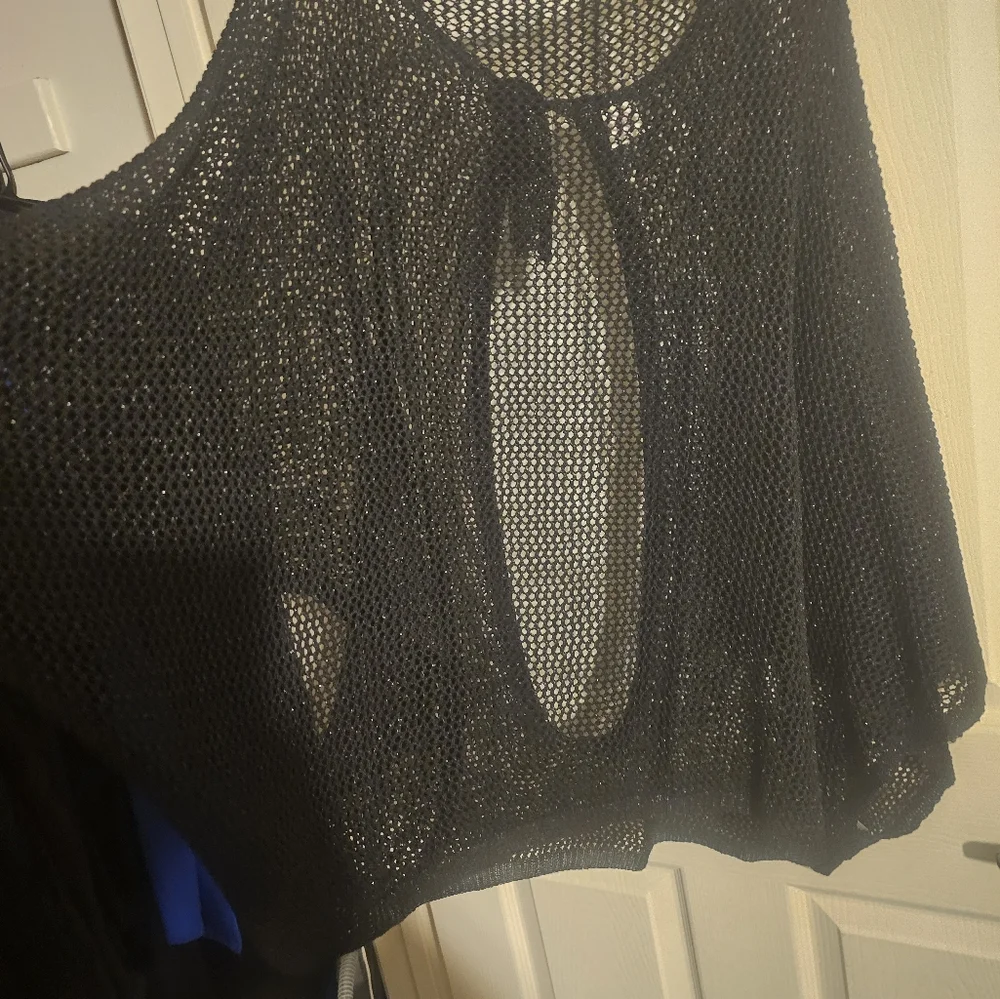 Poncho - Picture 7 of 9